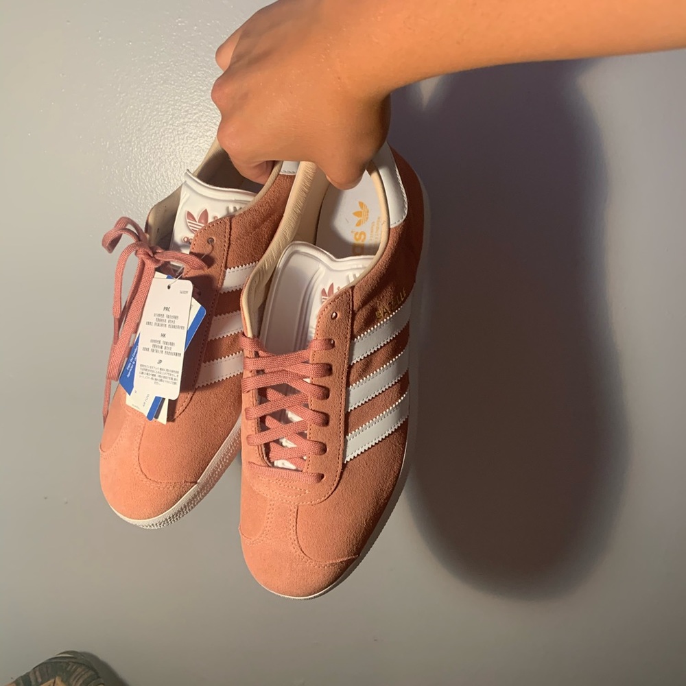 Adidas Gazelle Sneaker (with tags)